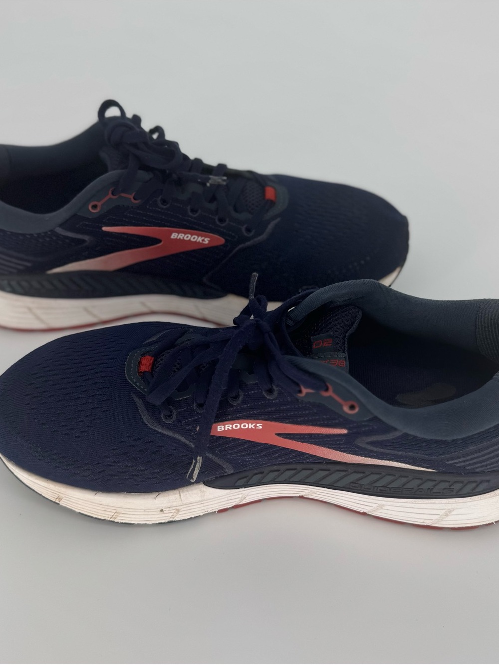 Brooks Beast 20 Men's Navy and Coral Running Sneakers  Size 11 - Picture 1 of 8